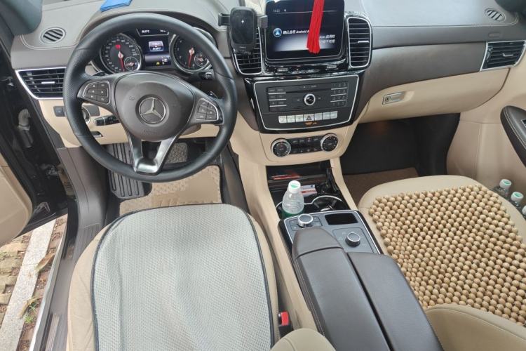 Used Mercedes-Benz GLE 2018 GLE 320 4MATIC Luxury Collection Edition Center Console