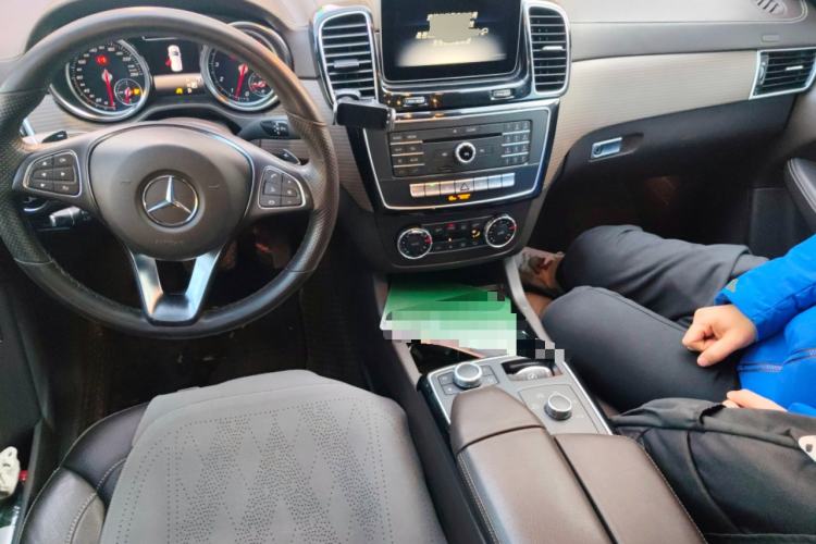 Used Mercedes-Benz GLE 2018 GLE 320 4MATIC Dynamic Edition Collector's Edition Center Console