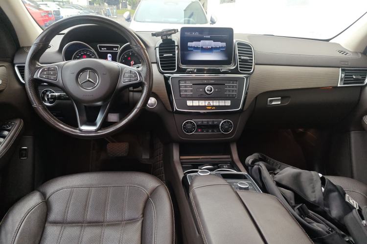 Used Mercedes-Benz GLE 2018 GLE 320 4MATIC Dynamic Edition Collector's Edition Center Console