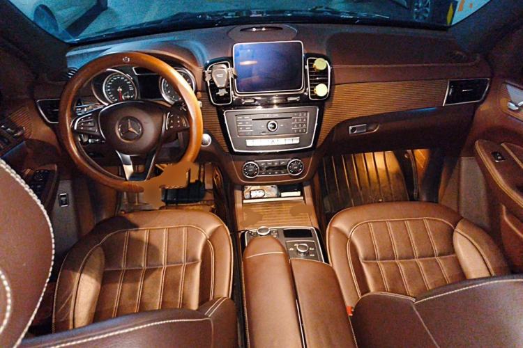 Used Mercedes-Benz GLE 2018 GLE 320 4MATIC Dynamic Edition Collector's Edition Center Console
