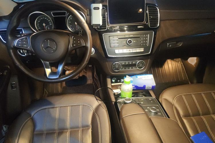 Used Mercedes-Benz GLE 2018 GLE 400 4MATIC Exclusive Edition Center Console