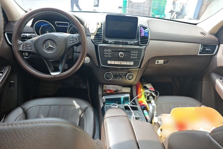 Used Mercedes-Benz GLE 2018 GLE 320 4MATIC Dynamic Edition Collector's Edition Center Console