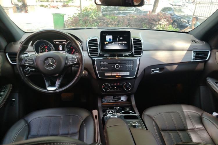Used Mercedes-Benz GLE 2018 GLE 320 4MATIC Dynamic Edition Collector's Edition Center Console