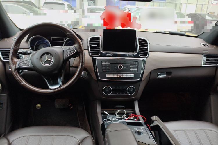 Used Mercedes-Benz GLE 2018 GLE 320 4MATIC Dynamic Edition Collector's Edition Center Console