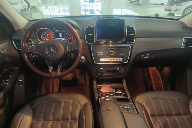 Used Mercedes-Benz GLE 2018 GLE 320 4MATIC Dynamic Edition Collector's Edition Center Console