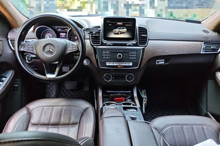Used Mercedes-Benz GLE 2018 GLE 320 4MATIC Luxury Collection Edition Center Console