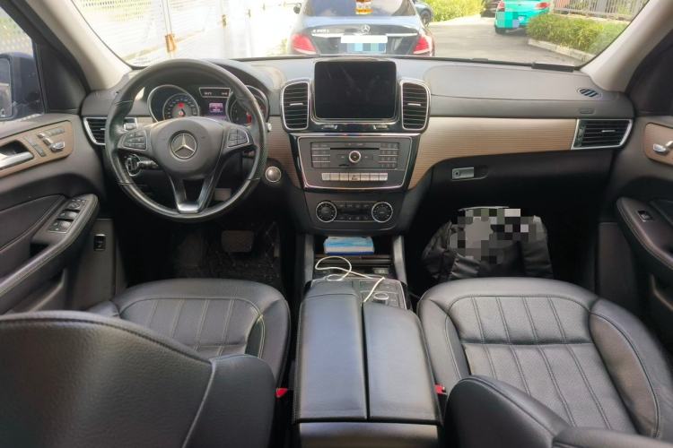 Used Mercedes-Benz GLE 2018 GLE 400 4MATIC Exclusive Edition Center Console