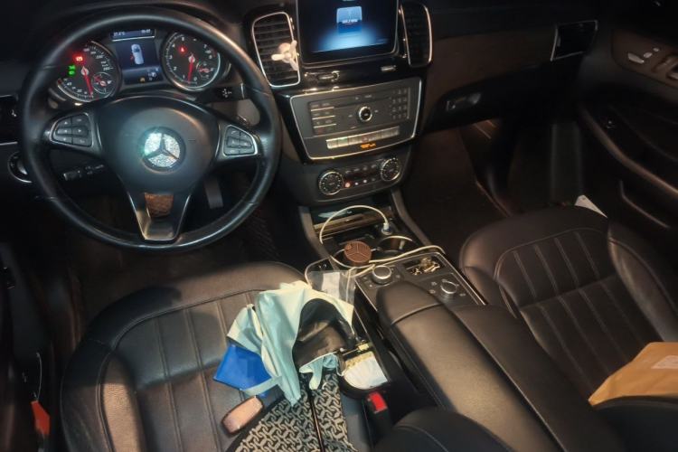Used Mercedes-Benz GLE 2018 GLE 320 4MATIC Dynamic Edition Collector's Edition Center Console