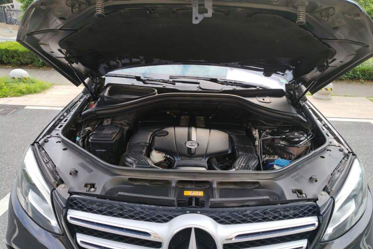 Used Mercedes-Benz GLE 2018 GLE 320 4MATIC Dynamic Edition Collector's Edition Engine Bay