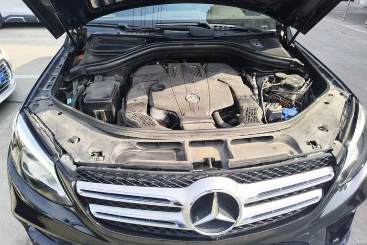 Used Mercedes-Benz GLE 2018 GLE 320 4MATIC Dynamic Edition Collector's Edition Engine Bay