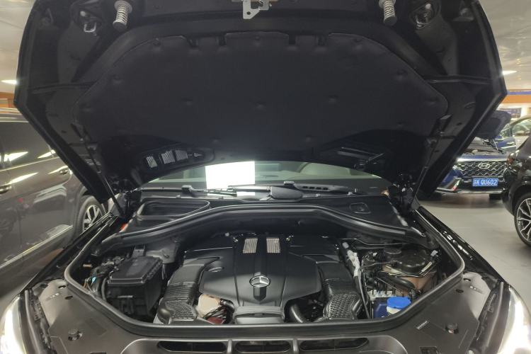 Used Mercedes-Benz GLE 2018 GLE 320 4MATIC Dynamic Edition Collector's Edition Engine Bay