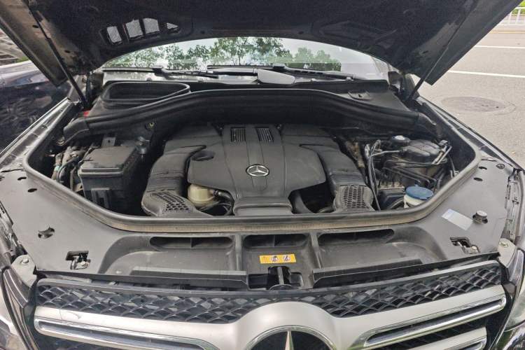 Used Mercedes-Benz GLE 2018 GLE 400 4MATIC Exclusive Edition Engine Bay
