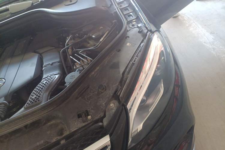 Used Mercedes-Benz GLE 2018 GLE 400 4MATIC Exclusive Edition Engine Bay Left