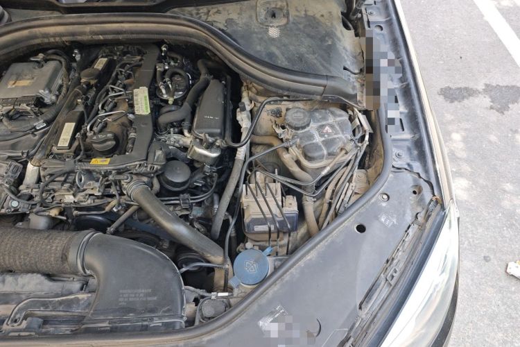 Used Mercedes-Benz GLE 2018 GLE 300 d 4MATIC Engine Bay Left