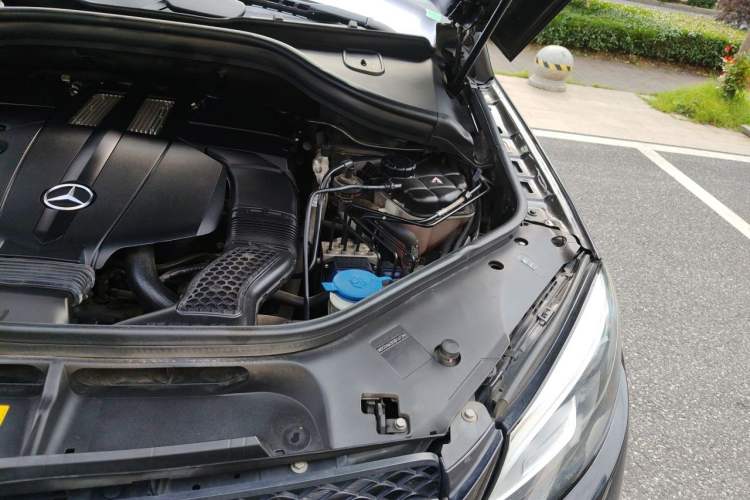 Used Mercedes-Benz GLE 2018 GLE 320 4MATIC Dynamic Edition Collector's Edition Engine Bay Left