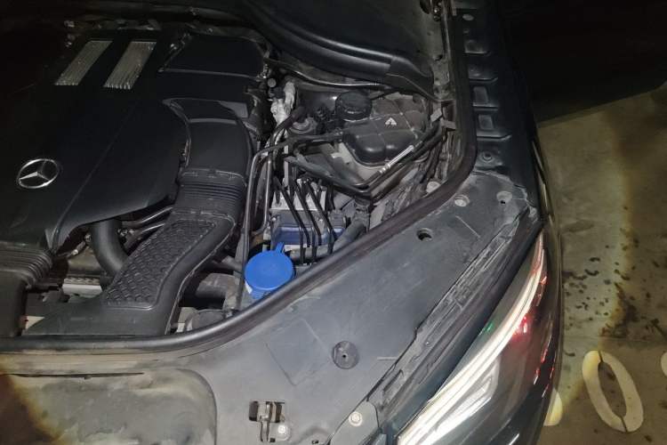 Used Mercedes-Benz GLE 2018 GLE 320 4MATIC Dynamic Edition Collector's Edition Engine Bay Left