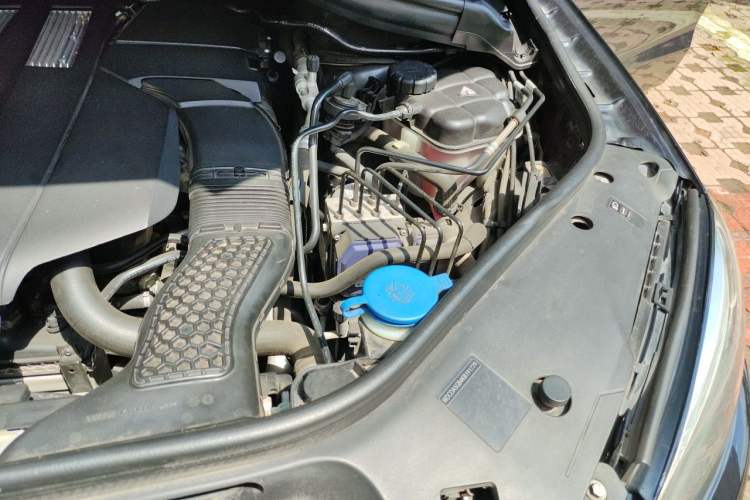 Used Mercedes-Benz GLE 2018 GLE 400 4MATIC Exclusive Edition Engine Bay Left