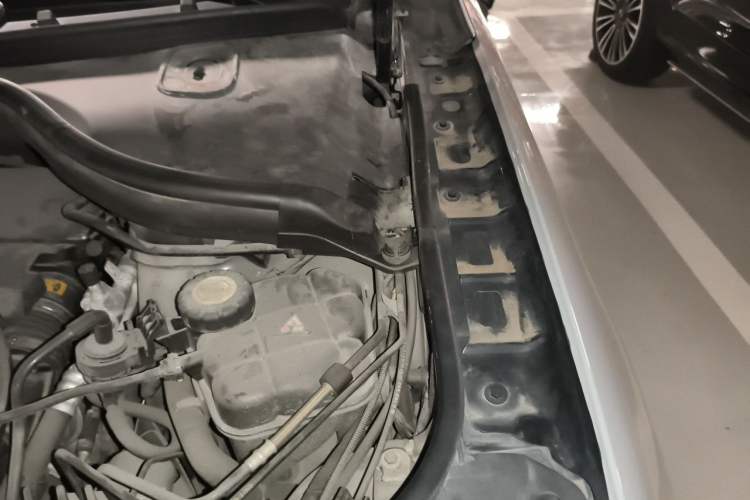 Used Mercedes-Benz GLE 2018 GLE 320 4MATIC Dynamic Edition Collector's Edition Engine Bay Left