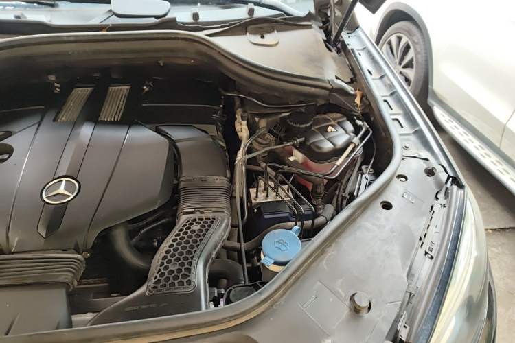Used Mercedes-Benz GLE 2018 GLE 320 4MATIC Dynamic Edition Collector's Edition Engine Bay Left