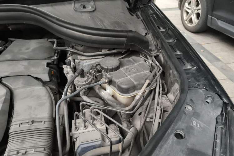 Used Mercedes-Benz GLE 2018 GLE 320 4MATIC Dynamic Edition Collector's Edition Engine Bay Left