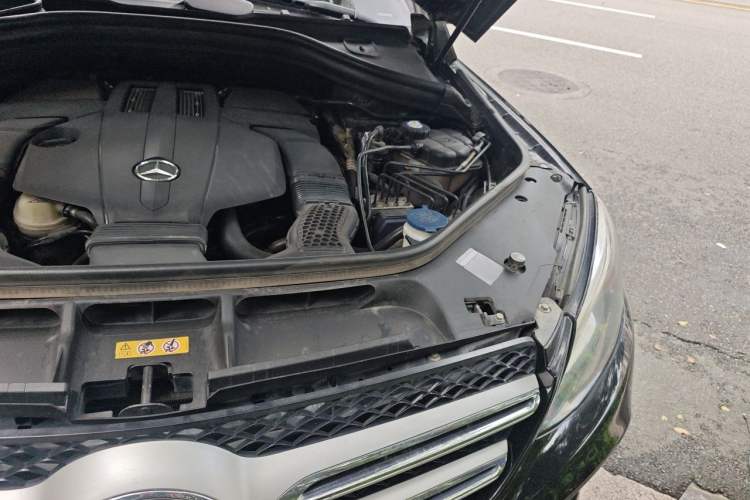 Used Mercedes-Benz GLE 2018 GLE 400 4MATIC Exclusive Edition Engine Bay Left