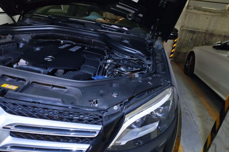 Used Mercedes-Benz GLE 2018 GLE 400 4MATIC Exclusive Edition Engine Bay Left