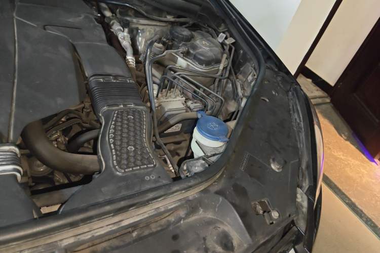 Used Mercedes-Benz GLE 2018 GLE 400 4MATIC Exclusive Edition Engine Bay Left