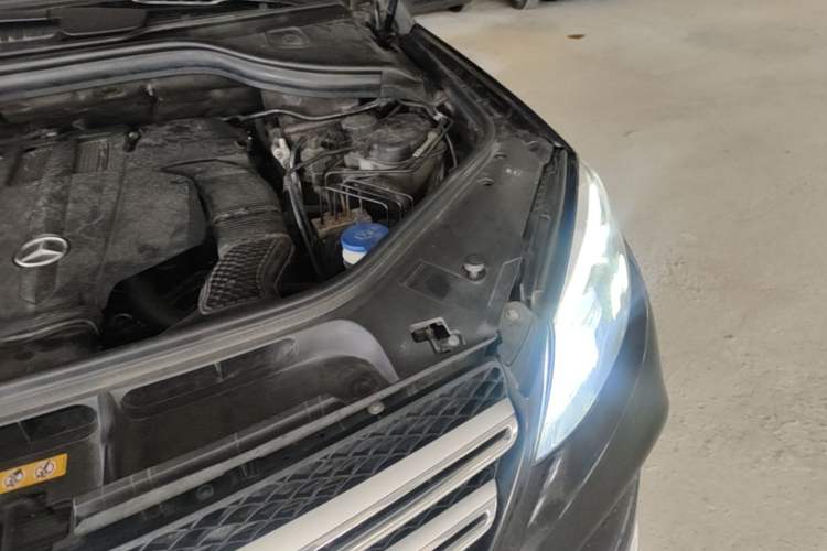 Used Mercedes-Benz GLE 2018 GLE 320 4MATIC Luxury Collection Edition Engine Bay Left
