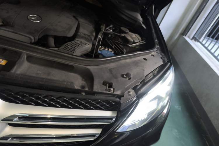 Used Mercedes-Benz GLE 2018 GLE 400 4MATIC Exclusive Edition Engine Bay Left