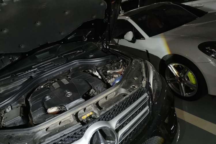 Used Mercedes-Benz GLE 2018 GLE 320 4MATIC Dynamic Edition Collector's Edition Engine Bay Left
