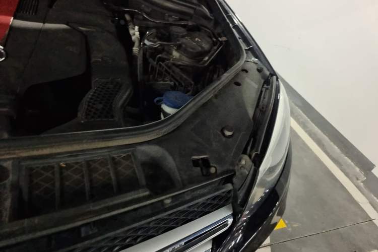 Used Mercedes-Benz GLE 2018 GLE 320 4MATIC Dynamic Edition Collector's Edition Engine Bay Left