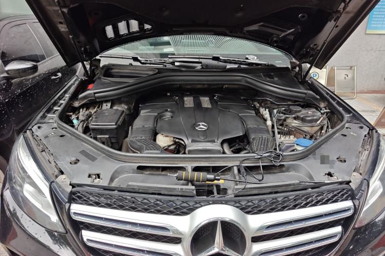 Used Mercedes-Benz GLE 2018 GLE 400 4MATIC Exclusive Edition Engine Bay