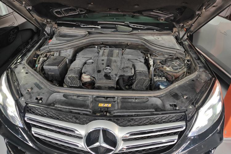 Used Mercedes-Benz GLE 2018 GLE 400 4MATIC Exclusive Edition Engine Bay