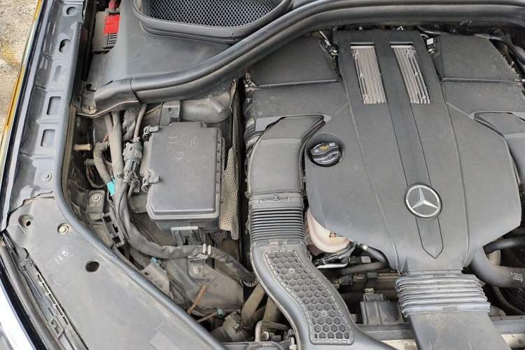 Used Mercedes-Benz GLE 2018 GLE 320 4MATIC Dynamic Edition Collector's Edition Engine Bay Right