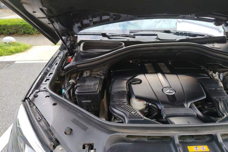 Used Mercedes-Benz GLE 2018 GLE 320 4MATIC Dynamic Edition Collector's Edition Engine Bay Right