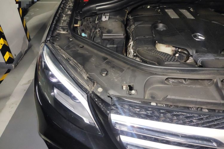 Used Mercedes-Benz GLE 2018 GLE 400 4MATIC Exclusive Edition Engine Bay Right