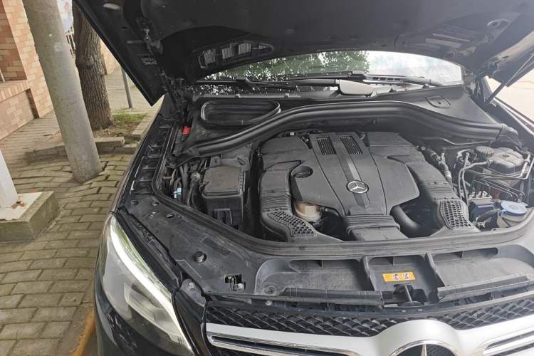 Used Mercedes-Benz GLE 2018 GLE 400 4MATIC Exclusive Edition Engine Bay Right