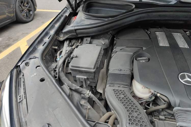 Used Mercedes-Benz GLE 2018 GLE 320 4MATIC Dynamic Edition Collector's Edition Engine Bay Right