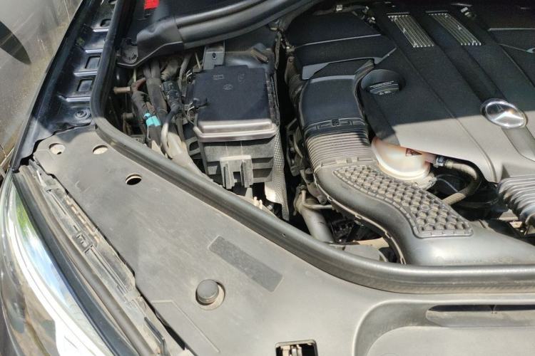 Used Mercedes-Benz GLE 2018 GLE 400 4MATIC Exclusive Edition Engine Bay Right