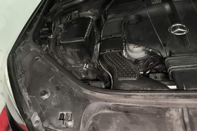 Used Mercedes-Benz GLE 2018 GLE 400 4MATIC Exclusive Edition Engine Bay Right