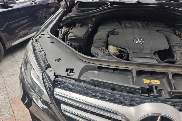 Used Mercedes-Benz GLE 2018 GLE 400 4MATIC Exclusive Edition Engine Bay Right