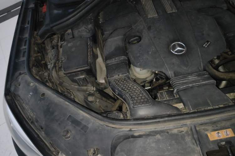 Used Mercedes-Benz GLE 2018 GLE 400 4MATIC Exclusive Edition Engine Bay Right