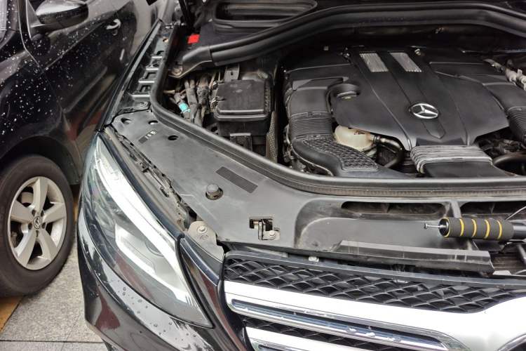 Used Mercedes-Benz GLE 2018 GLE 400 4MATIC Exclusive Edition Engine Bay Right