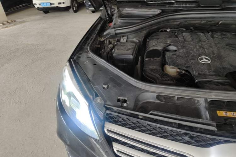 Used Mercedes-Benz GLE 2018 GLE 320 4MATIC Luxury Collection Edition Engine Bay Right