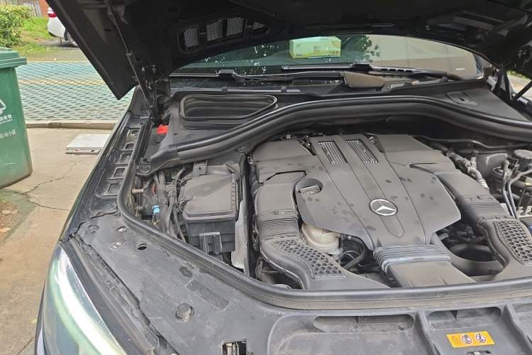 Used Mercedes-Benz GLE 2018 GLE 320 4MATIC Luxury Collection Edition Engine Bay Right