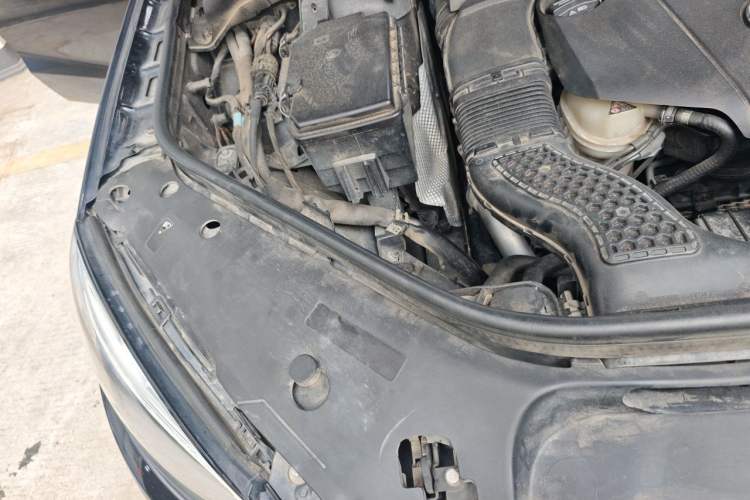 Used Mercedes-Benz GLE 2018 GLE 320 4MATIC Dynamic Edition Collector's Edition Engine Bay Right