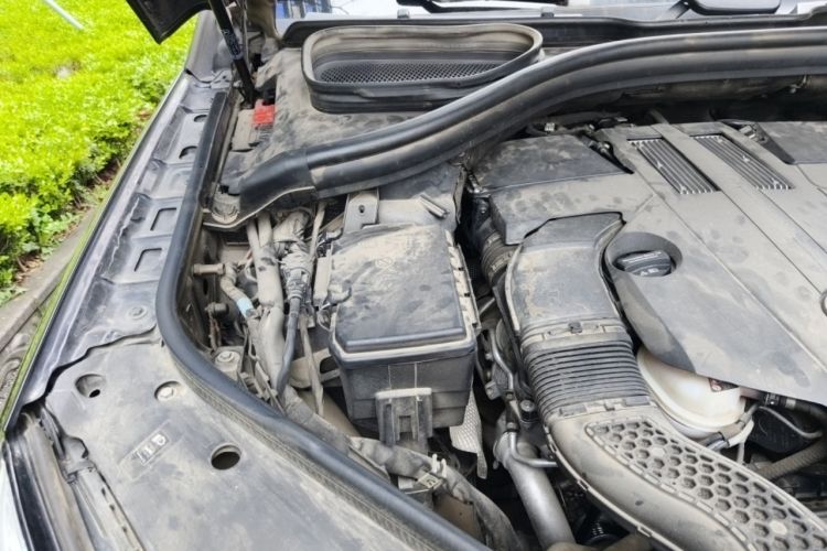 Used Mercedes-Benz GLE 2018 GLE 320 4MATIC Luxury Collection Edition Engine Bay Right