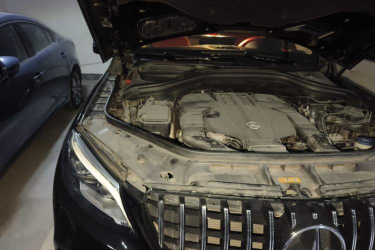 Used Mercedes-Benz GLE 2018 GLE 320 4MATIC Dynamic Edition Collector's Edition Engine Bay Right