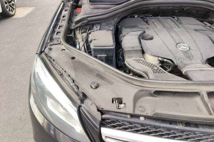 Used Mercedes-Benz GLE 2018 GLE 400 4MATIC Exclusive Edition Engine Bay Right