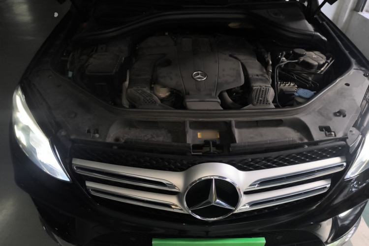 Used Mercedes-Benz GLE 2018 GLE 400 4MATIC Exclusive Edition Engine Bay